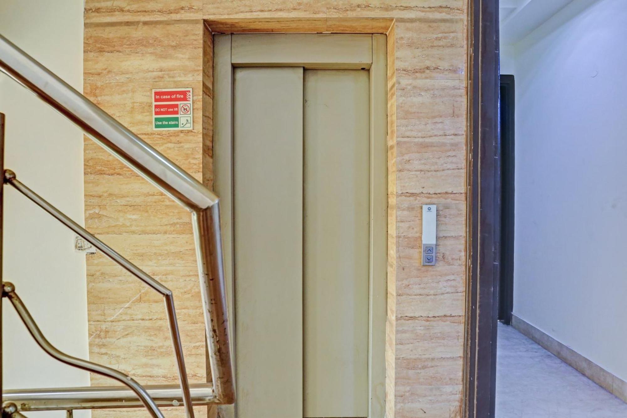 Hotel O Golden Key Inn Punjabi Bagh New Delhi Exterior foto